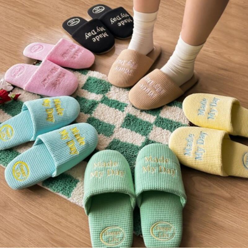 Fluffy slippers for women pink
Fluffy slippers for women pink
