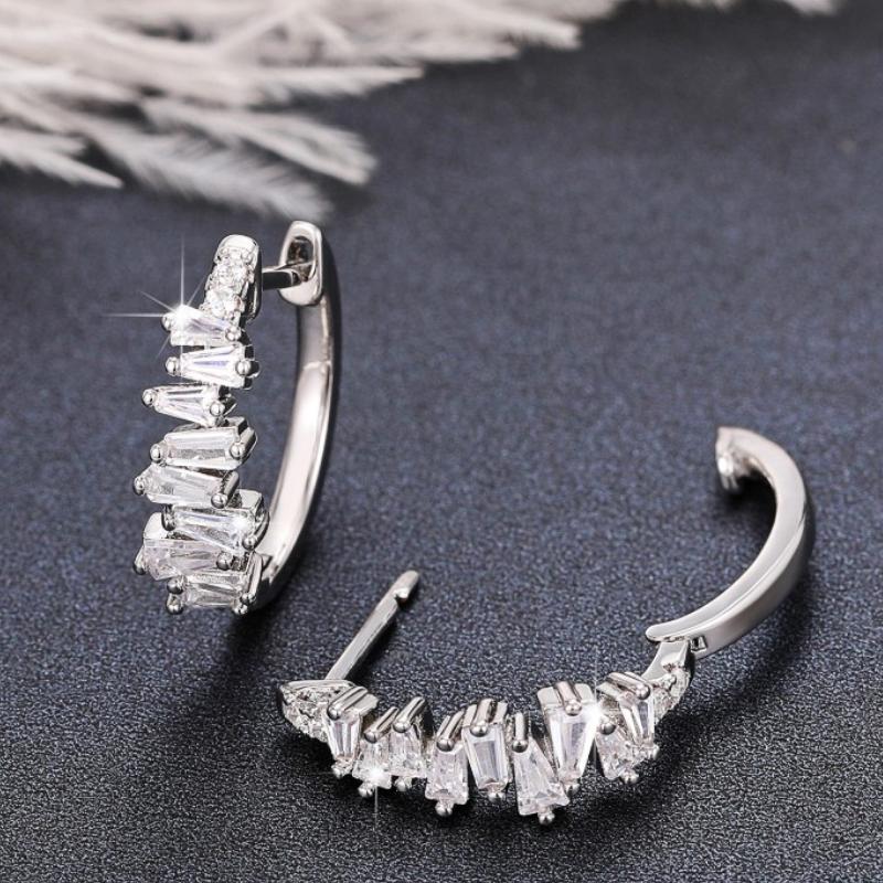 CAOSHI Fashion Women Hoop Earrings with Irregular Zirconia Trendy Lady Daily Accessories Exquisite Design Zircon for Engagement
CAOSHI Fashion Women Hoop Earrings with Irregular Zirconia Trendy Lady Daily Accessories Exquisite Design Zircon for Engagement