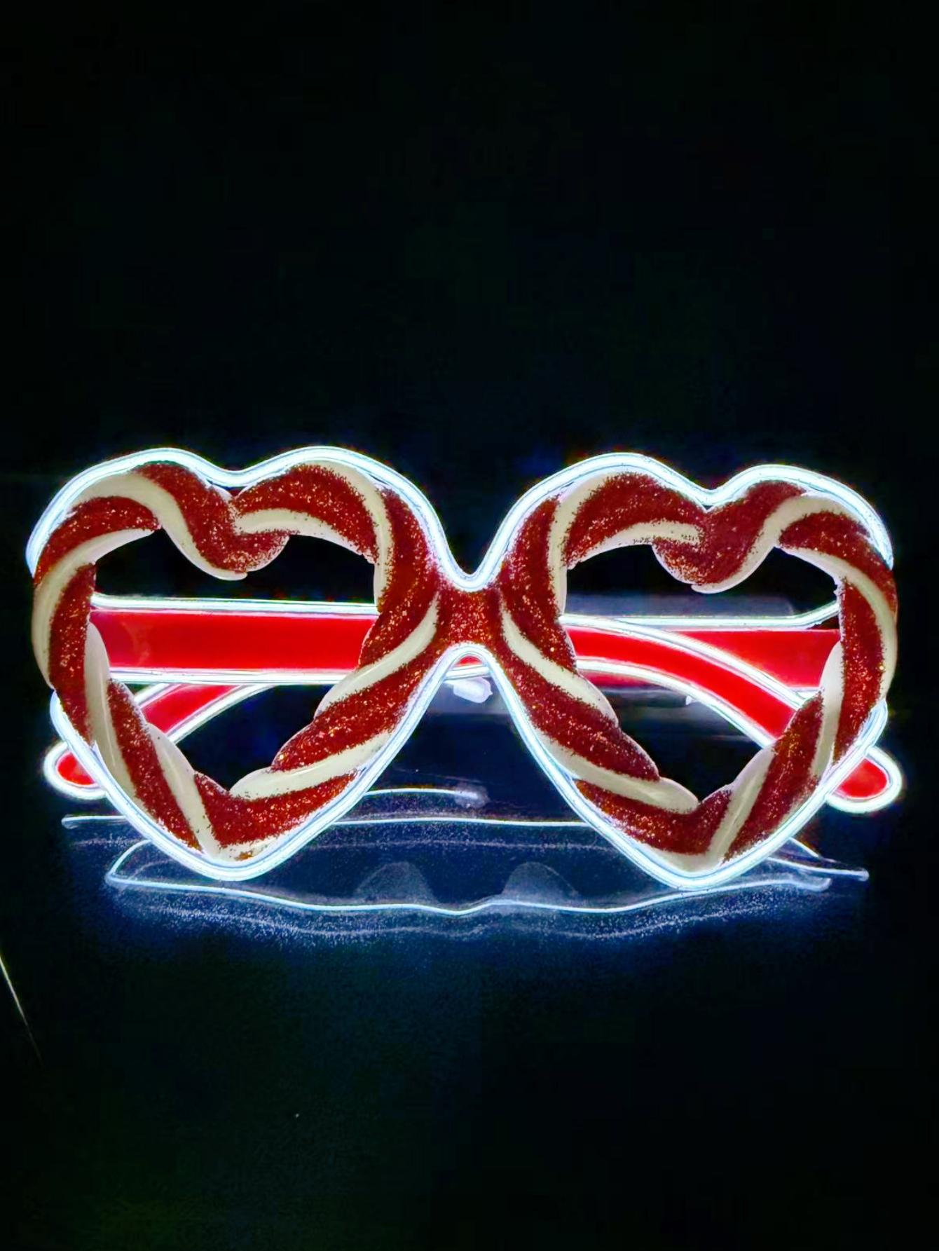 Беспроводные EL светящиеся очки Диско светящиеся светодиодные Солнцезащитные очки онлайн-знаменитости Пиксельные KTV Бар Атмосфера Концерт Вспышка. Pink
Беспроводные EL светящиеся очки Диско светящиеся светодиодные Солнцезащитные очки онлайн-знаменитости Пиксельные KTV Бар Атмосфера Концерт Вспышка. Pink