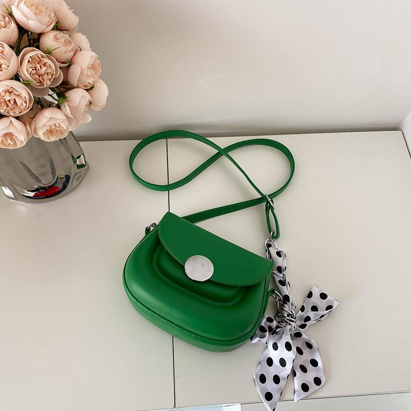 Chic Minimalist Saddle Bag With Magnetic Closure Perfect For Everyday Casual Looks зелений
Chic Minimalist Saddle Bag With Magnetic Closure Perfect For Everyday Casual Looks зелений
