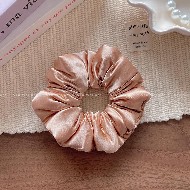 Satin sleeping wavy curly hair pillow large intestine hair band oversized fat intestine head rope ball head rubber band does not restrain hair rope
Satin sleeping wavy curly hair pillow large intestine hair band oversized fat intestine head rope ball head rubber band does not restrain hair rope