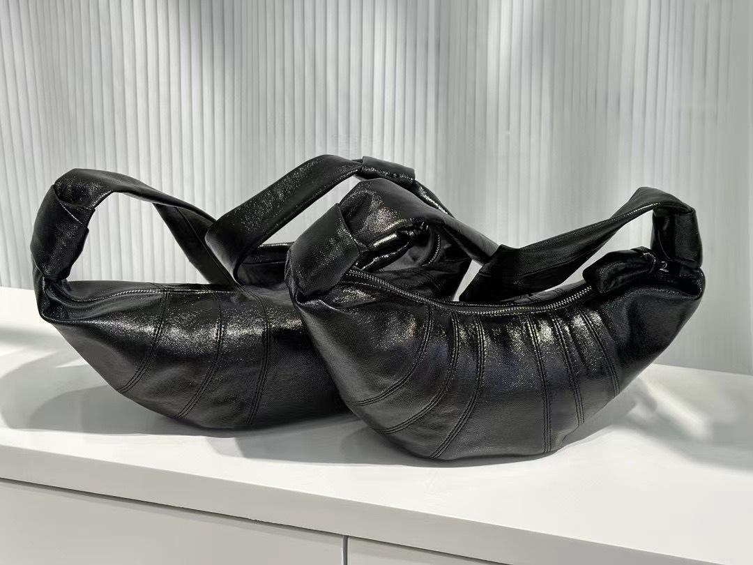 Sheepskin croissant croissant bag high quality messenger bag women s breast bag waist bag niche casual dumpling bag 2025 shoulder Small size 36*17
Sheepskin croissant croissant bag high quality messenger bag women s breast bag waist bag niche casual dumpling bag 2025 shoulder Small size 36*17