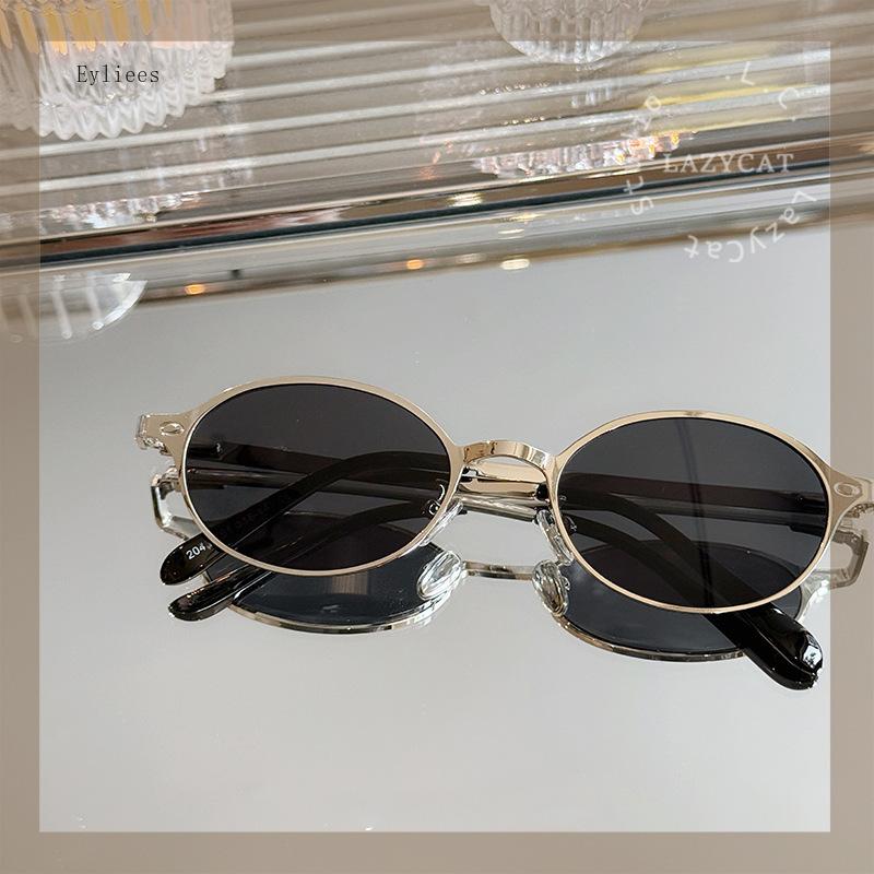 Retro Fashion Metal Punk Square Sunglasses Women Men Brand Designer Trendy Blue Lens Small Oval Sun Glasses UV gafas
Retro Fashion Metal Punk Square Sunglasses Women Men Brand Designer Trendy Blue Lens Small Oval Sun Glasses UV gafas