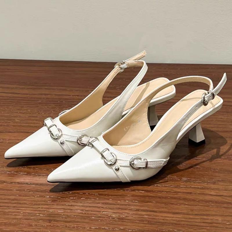 Fashion Spring New Baotou Sandals for Women Fashion Pointed Shallow Mouth Metal Buckle A Line with Non-slip Low Heel Shoes 34 грязно-белый
Fashion Spring New Baotou Sandals for Women Fashion Pointed Shallow Mouth Metal Buckle A Line with Non-slip Low Heel Shoes 34 грязно-белый