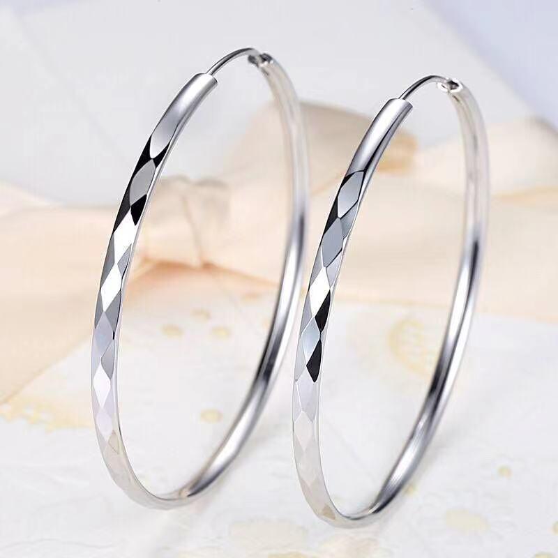 925 Sterling Silver Round Hoop Earrings - Women s Popular Style, Korean Design, Suitable for Various Face Shapes Diamond Design Earrings 3CM (Thick Silver Plated)
925 Sterling Silver Round Hoop Earrings - Women s Popular Style, Korean Design, Suitable for Various Face Shapes Diamond Design Earrings 3CM (Thick Silver Plated)