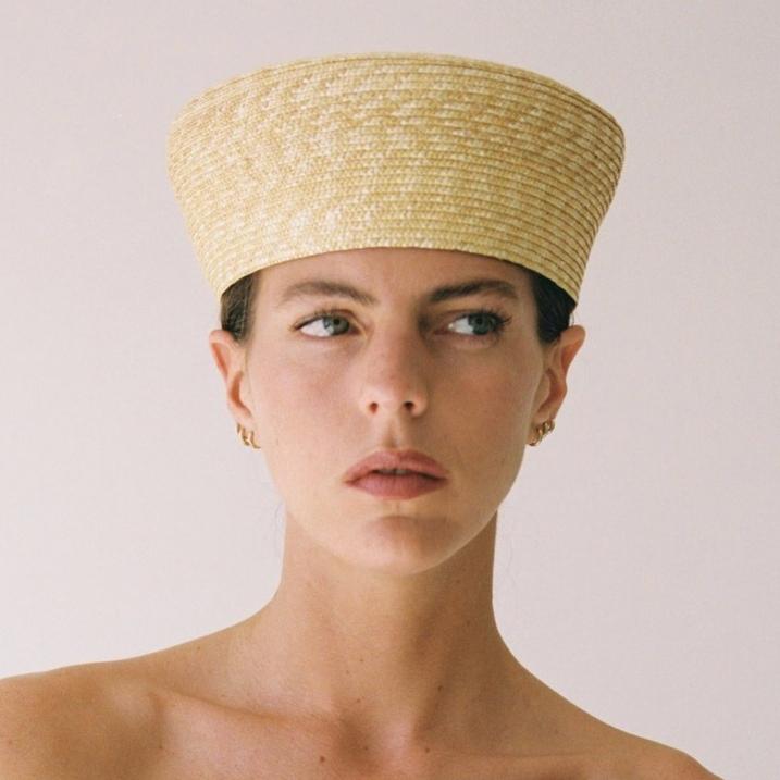 100% Natural Straw Round Berets Women s Dyeing Black Coffee Sailor Hat Hand Woven Summer Beach Sun Hat Church Derby Party Hat 57cm
100% Natural Straw Round Berets Women s Dyeing Black Coffee Sailor Hat Hand Woven Summer Beach Sun Hat Church Derby Party Hat 57cm