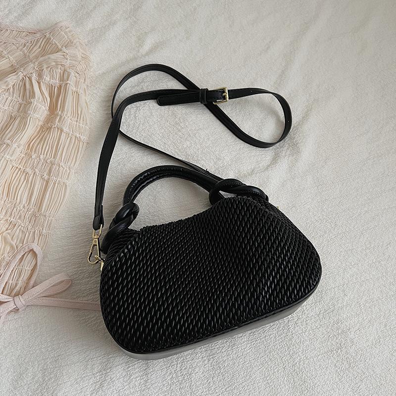 Minimalist Textured Woven Handbag With Knot Handle Design Solid Color Magnetic Snap Crossbody Bag Women Dating Shoulder Handbag 23x14x8cm чёрный
Minimalist Textured Woven Handbag With Knot Handle Design Solid Color Magnetic Snap Crossbody Bag Women Dating Shoulder Handbag 23x14x8cm чёрный