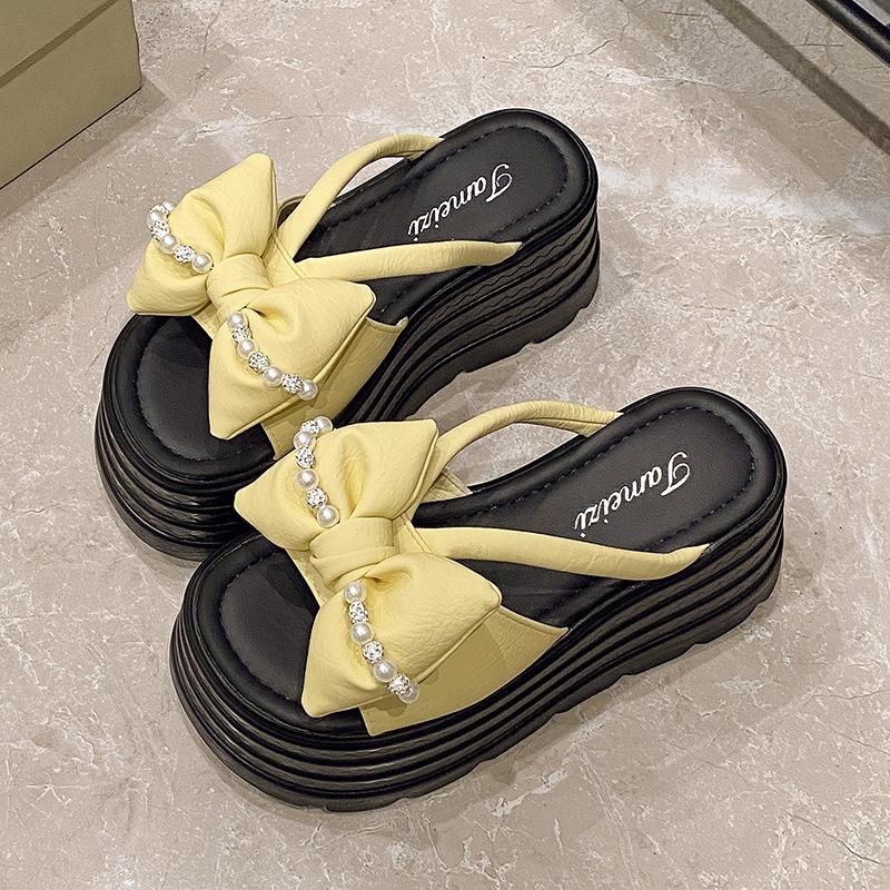 Pearl muffin cool slippers women s fashion summer new French beautiful with skirt thick bottom Roman cool slippers women s wear 39 жёлтый
Pearl muffin cool slippers women s fashion summer new French beautiful with skirt thick bottom Roman cool slippers women s wear 39 жёлтый