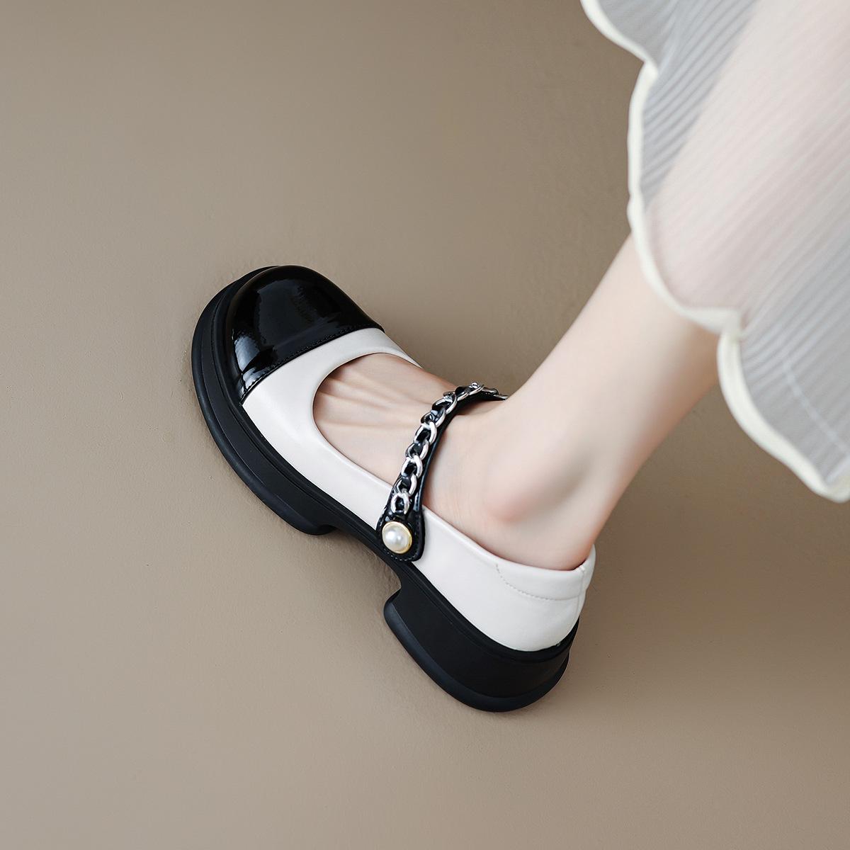 Weiwei Girl Chunky Heel Mary Janes: Women s Thick-Soled Colorblock, Low-Cut, Soft-Sole Shoes. 35 брудно-білий
Weiwei Girl Chunky Heel Mary Janes: Women s Thick-Soled Colorblock, Low-Cut, Soft-Sole Shoes. 35 брудно-білий