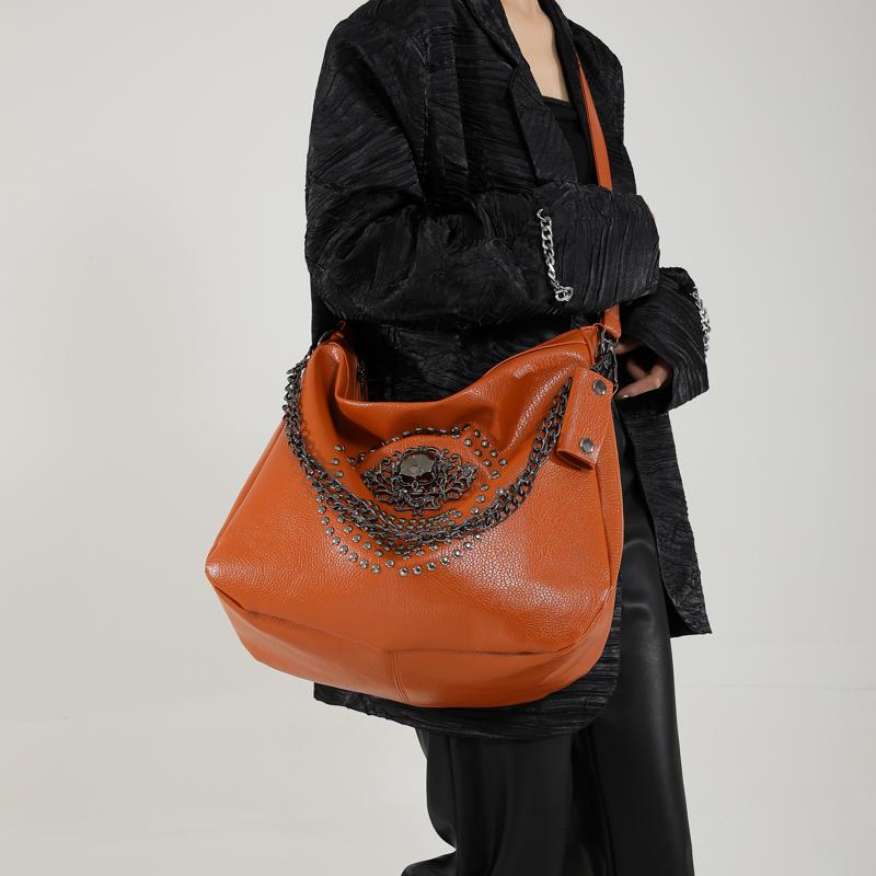 Vintage Large Capacity Tote Bag Punk Girls Chain Handbag Women Travel Crossbody Bag Motorcycle Ladies Riveted Skull Shoulder Bag
Vintage Large Capacity Tote Bag Punk Girls Chain Handbag Women Travel Crossbody Bag Motorcycle Ladies Riveted Skull Shoulder Bag