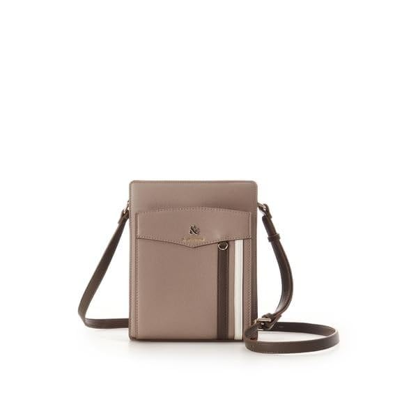 Sporty line vertical square shoulder bag
Sporty line vertical square shoulder bag