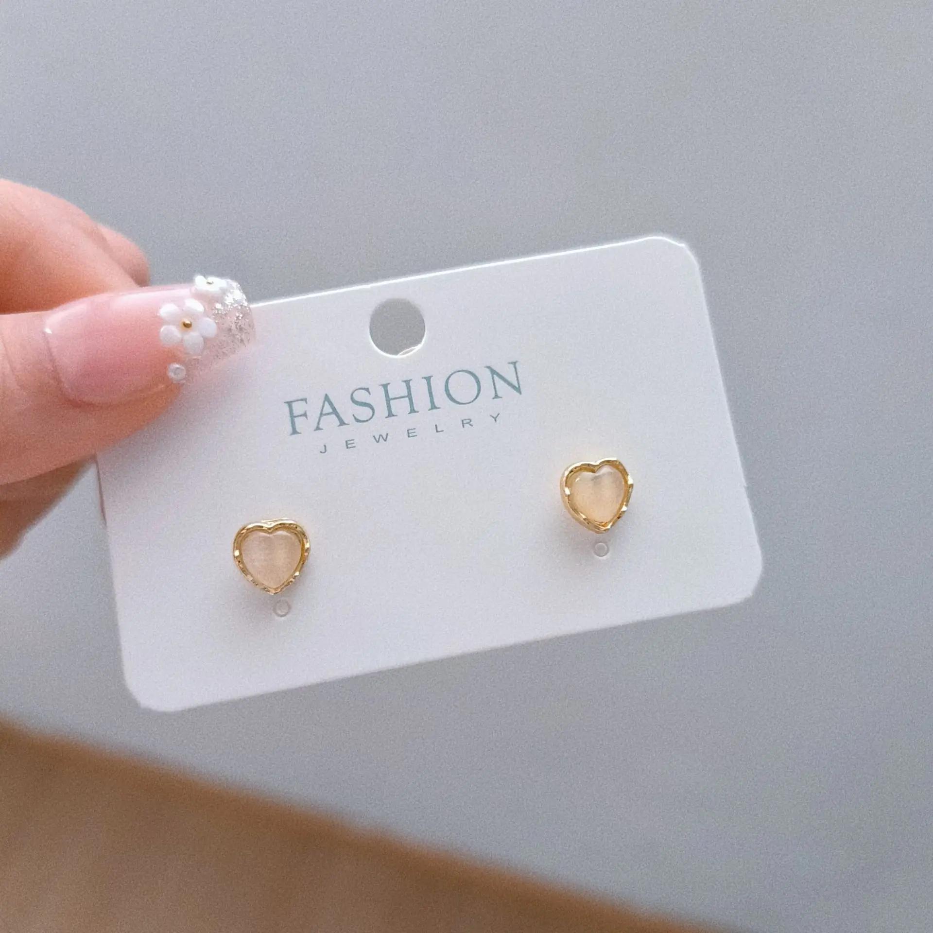NEW Opal Heart Stud Earring for Women Korean Retro Style Luxury Temperament Cute Geometry Zircon Brincos Gift
NEW Opal Heart Stud Earring for Women Korean Retro Style Luxury Temperament Cute Geometry Zircon Brincos Gift