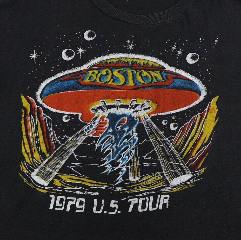 Vintage Boston band Tour Men Tshirt Black Cotton Tee All Sizes S3XL Unisex T-Shirt XXXXL
Vintage Boston band Tour Men Tshirt Black Cotton Tee All Sizes S3XL Unisex T-Shirt XXXXL