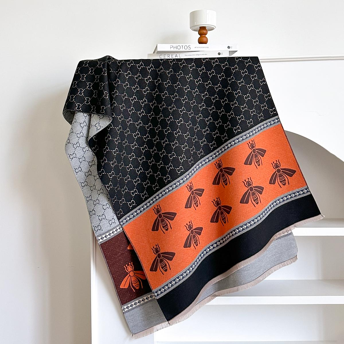 New Brand Elegance Two-Sided Print Scarf Soft Warm Fringe Pashmina Shawl Autumn and Winter Outdoor Coldproof Windproof Blanket
New Brand Elegance Two-Sided Print Scarf Soft Warm Fringe Pashmina Shawl Autumn and Winter Outdoor Coldproof Windproof Blanket