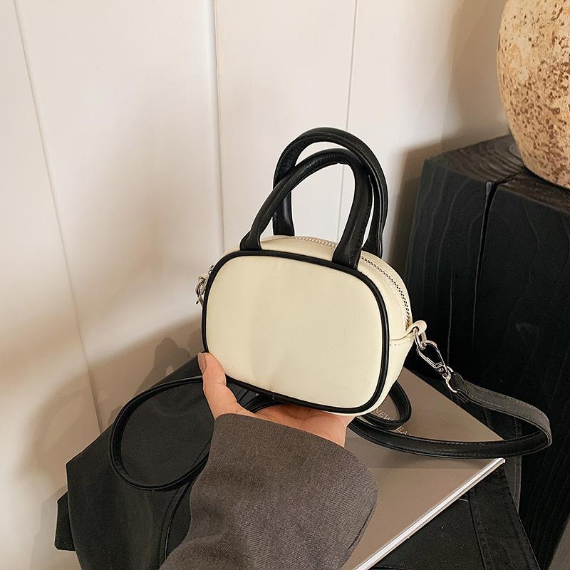 Mini small bag women s new going out small bag high-end Maillard shoulder crossbody small square bag
Mini small bag women s new going out small bag high-end Maillard shoulder crossbody small square bag