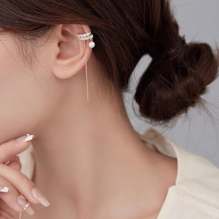 Sweet and Cool Style Integrated Long Chain Tassel Ear Clip with Personalized Temperament, Ear Hole Free Ear Bone Clip Earrings золотий
Sweet and Cool Style Integrated Long Chain Tassel Ear Clip with Personalized Temperament, Ear Hole Free Ear Bone Clip Earrings золотий