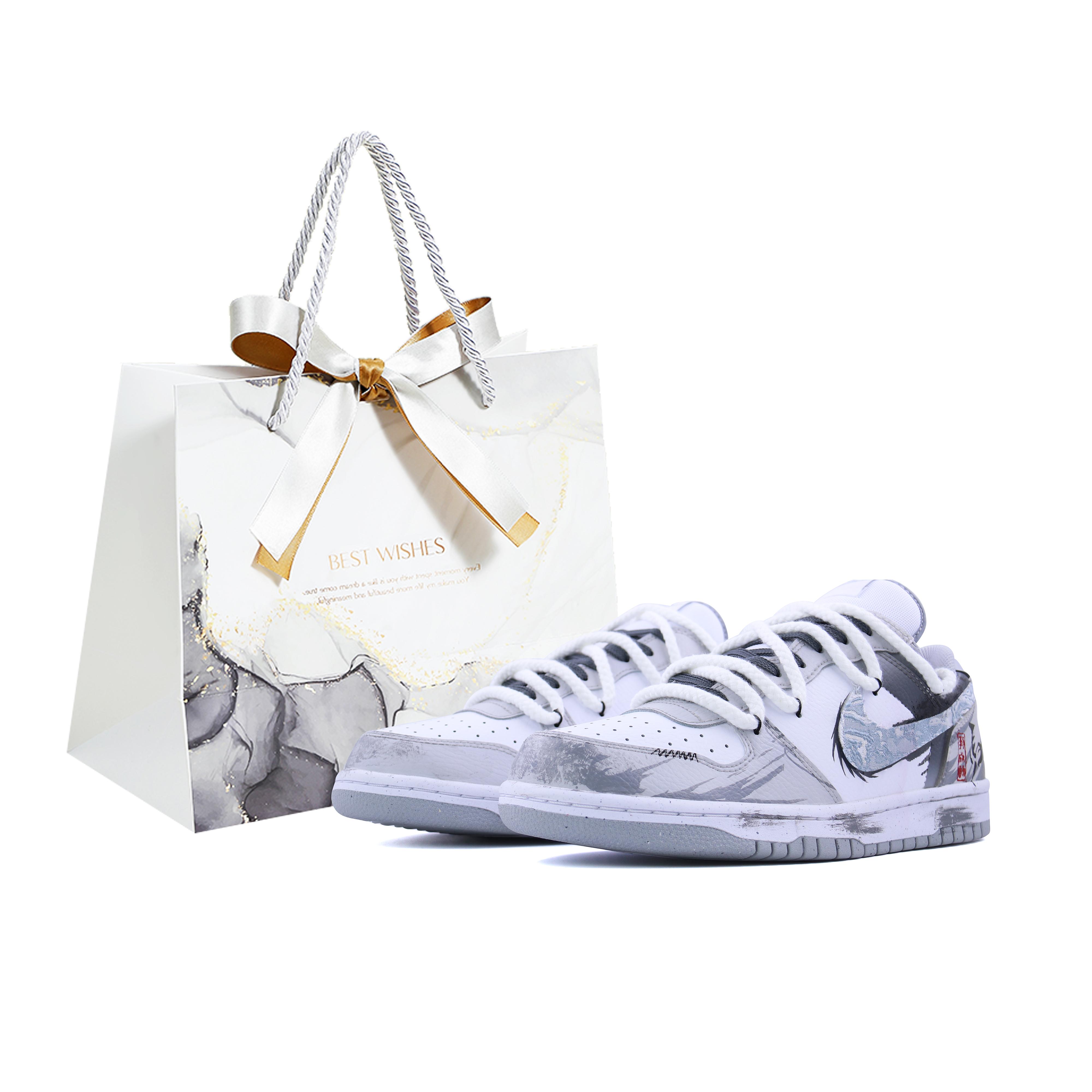 Nike Big Low Shopping Bag CNY Horse Year, Auspicious Hooves Coverage Low top Skateboard Shoes Men s Smoke Gray 355152-106(Team620-X) 43
Nike Big Low Shopping Bag CNY Horse Year, Auspicious Hooves Coverage Low top Skateboard Shoes Men s Smoke Gray 355152-106(Team620-X) 43