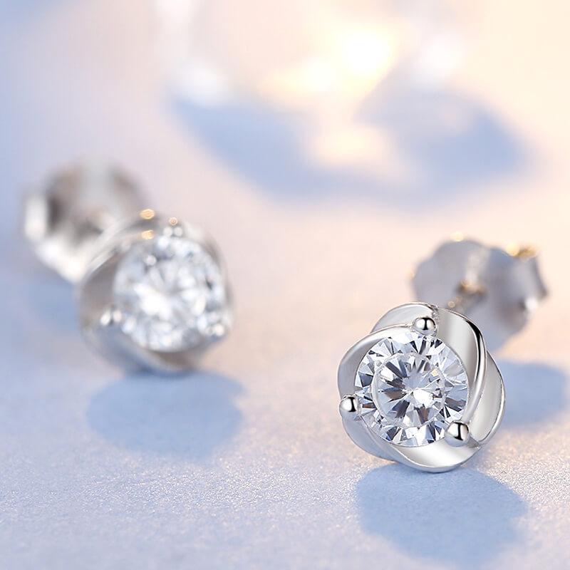 Серьги-пусеты из стерлингового серебра S925 в корейском стиле с розовым цирконом Rose Stud Earrings (with Plastic Ear Stoppers)
Серьги-пусеты из стерлингового серебра S925 в корейском стиле с розовым цирконом Rose Stud Earrings (with Plastic Ear Stoppers)