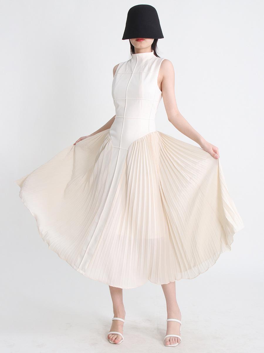 Весна 2025 г. Платье без рукавов во французском стиле с контрастной строчкой и складками S абрикосовый
Весна 2025 г. Платье без рукавов во французском стиле с контрастной строчкой и складками S абрикосовый