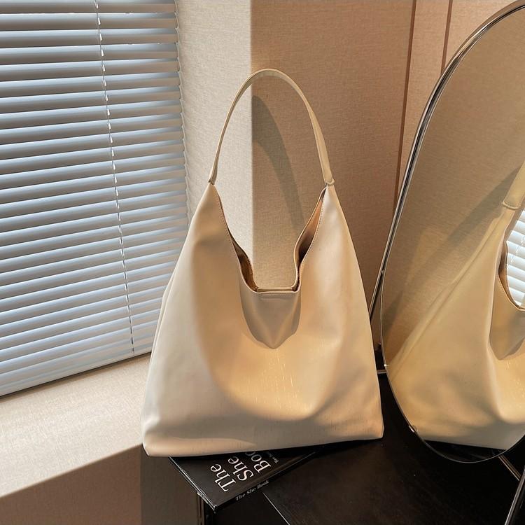 Large capacity underarm bag women 2025 new fashion shoulder bag versatile casual tote bag
Large capacity underarm bag women 2025 new fashion shoulder bag versatile casual tote bag