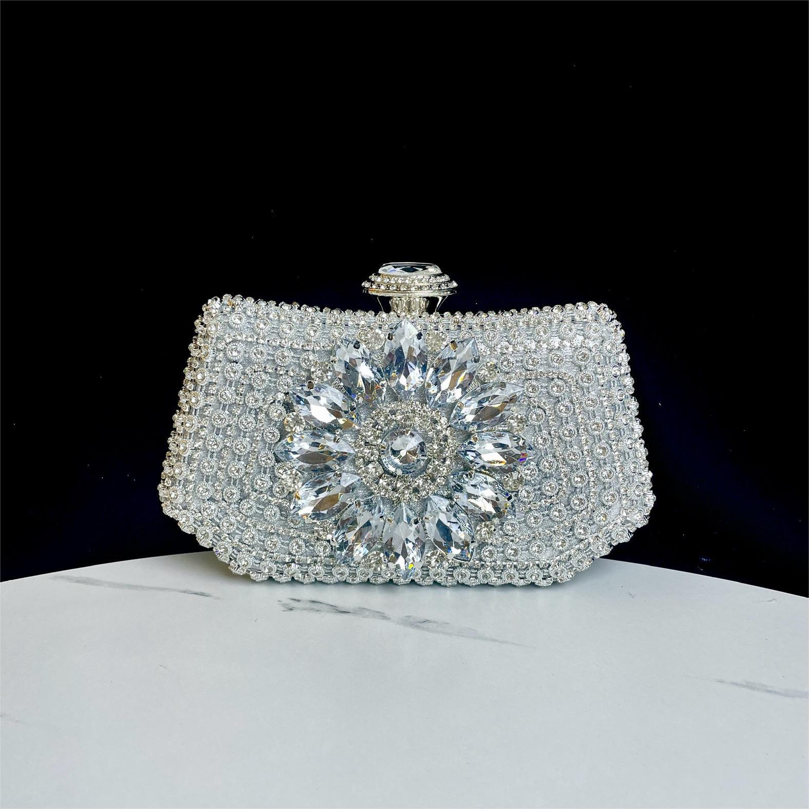 Vintage Pearl-Embellished Evening Purse, Women s Formal Dinner Clutch for Wedding Banquet, Rhinestone Handbag
Vintage Pearl-Embellished Evening Purse, Women s Formal Dinner Clutch for Wedding Banquet, Rhinestone Handbag
