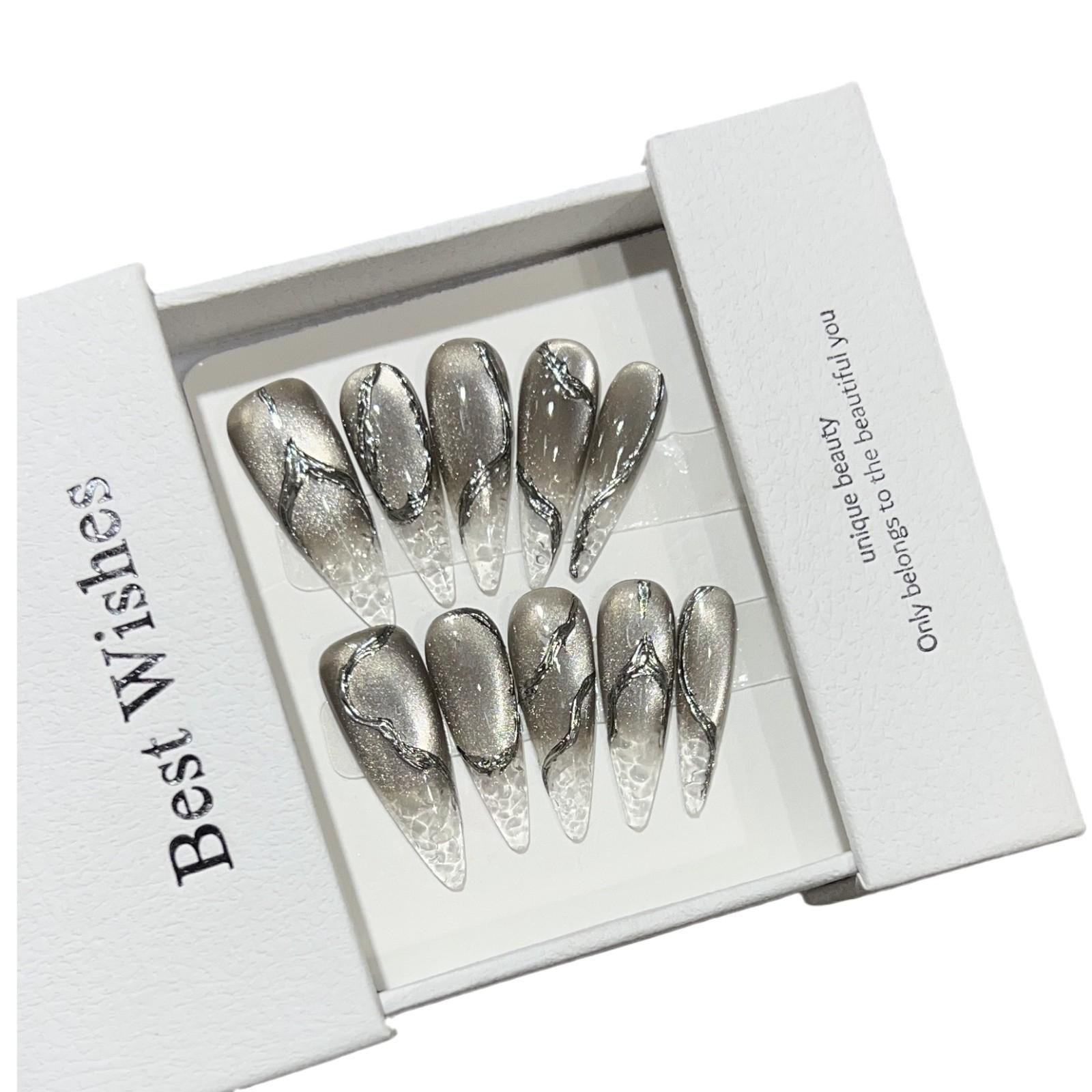 Передовая атмосфера, ручное ношение, черное треснувшее зеркало, кошачий глаз, градиент, французские водные ряби, съемные накладные ногти Large L
Передовая атмосфера, ручное ношение, черное треснувшее зеркало, кошачий глаз, градиент, французские водные ряби, съемные накладные ногти Large L