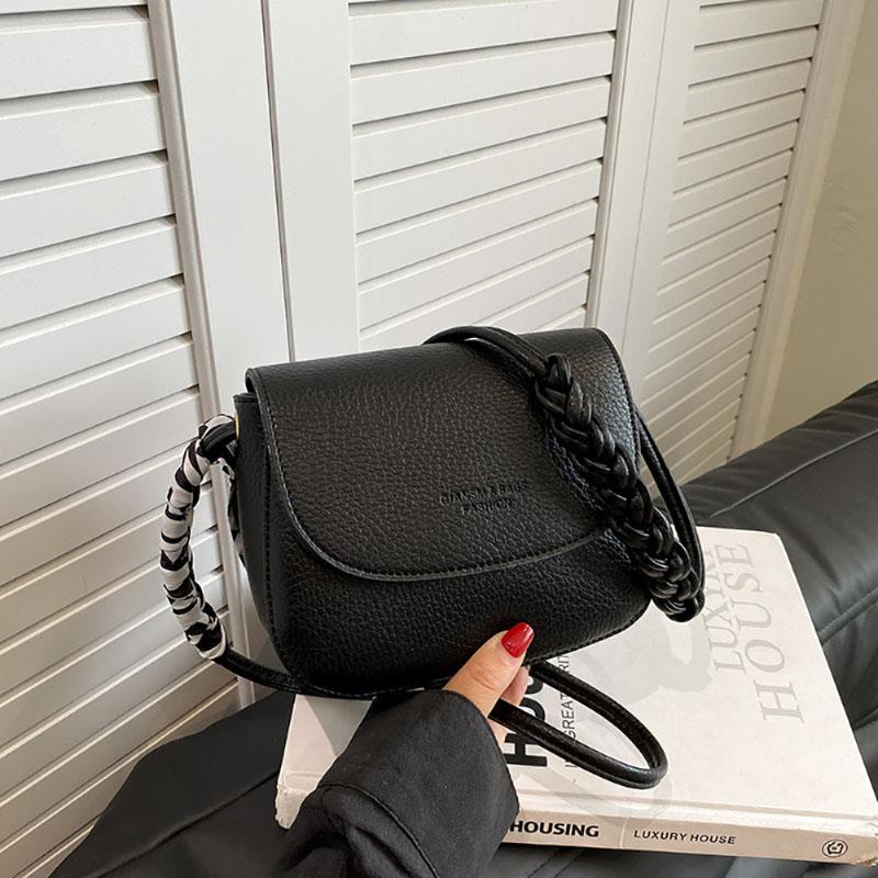 Модная маленькая квадратная сумка-перевертыш женская простая текстура мягкая кожаная сумка через плечо новая универсальная нишевая ретро-косичка через плечо