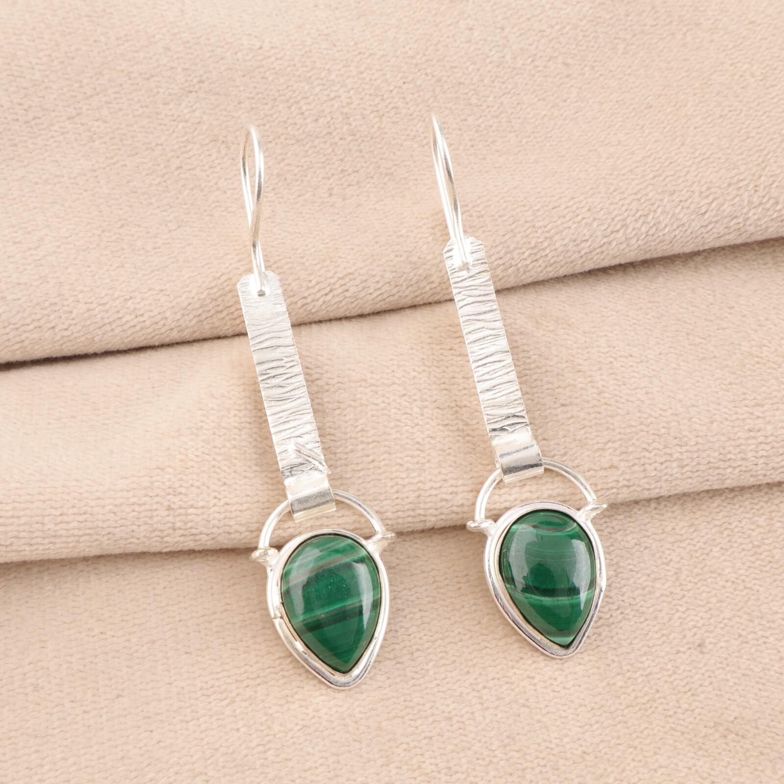 Malachite Gemstone 925 Sterling Silver Jewelry Handmade Beautiful Earrings 2.3 EE-166-26
Malachite Gemstone 925 Sterling Silver Jewelry Handmade Beautiful Earrings 2.3 EE-166-26