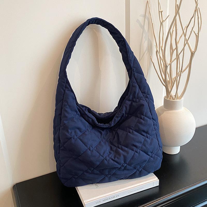 Модная и трендовая сумка большой вместимости, повседневная и персонализированная сумка через плечо, сумка-тоут синий
Модная и трендовая сумка большой вместимости, повседневная и персонализированная сумка через плечо, сумка-тоут синий