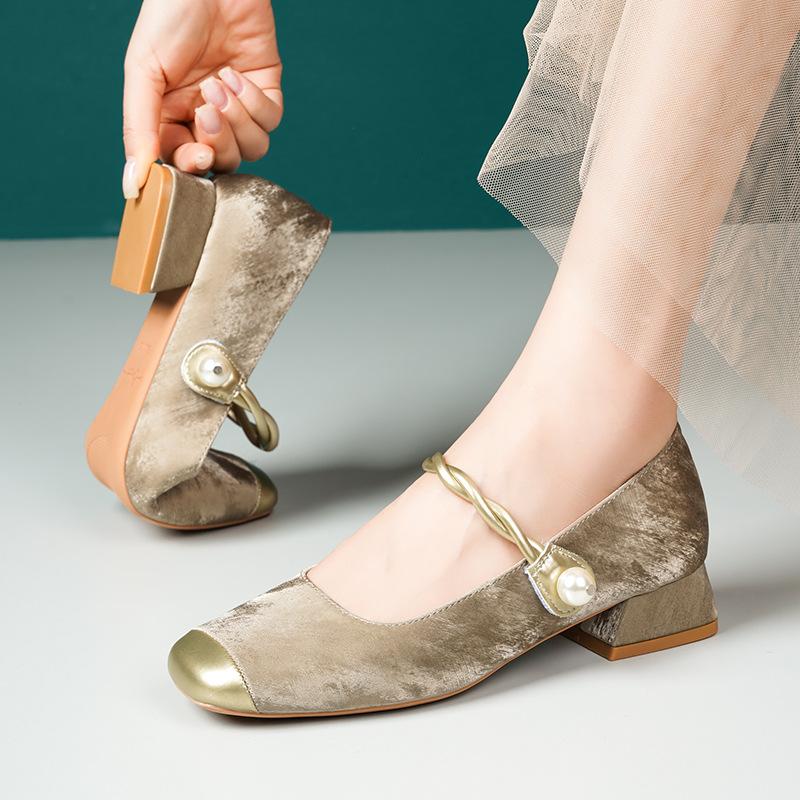Mary Jane square head single shoes with thick heels single shoes splicing single shoes female celebrity with cheongsam 34 шампанського
Mary Jane square head single shoes with thick heels single shoes splicing single shoes female celebrity with cheongsam 34 шампанського