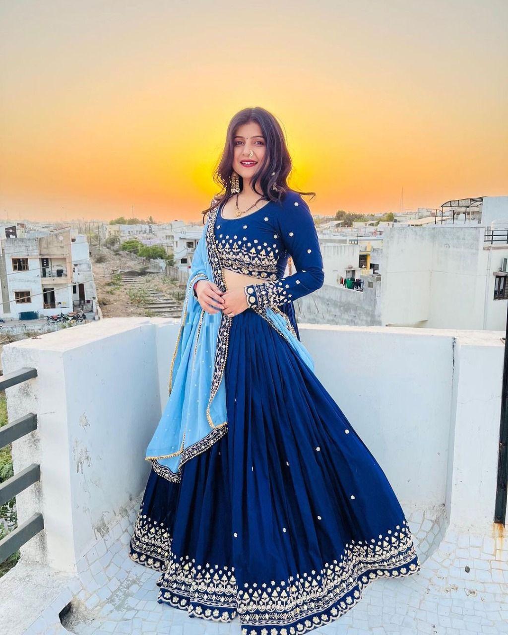 Дизайнер синего цвета: вышивка нитками Lehenga Georgette, Lehenga для женщин, Lehenga для женщин из США, Дивали. Великобритания, Канада, Лехенга
Дизайнер синего цвета: вышивка нитками Lehenga Georgette, Lehenga для женщин, Lehenga для женщин из США, Дивали. Великобритания, Канада, Лехенга