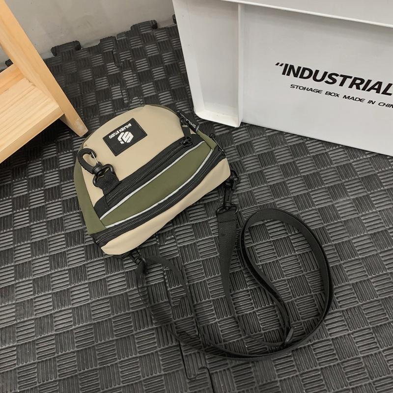 Lightweight Mobile Phone Small Satchel Women S Trendy Brand Street Men S Messenger Bag Fashion Sports Trendy Bag зелений
Lightweight Mobile Phone Small Satchel Women S Trendy Brand Street Men S Messenger Bag Fashion Sports Trendy Bag зелений