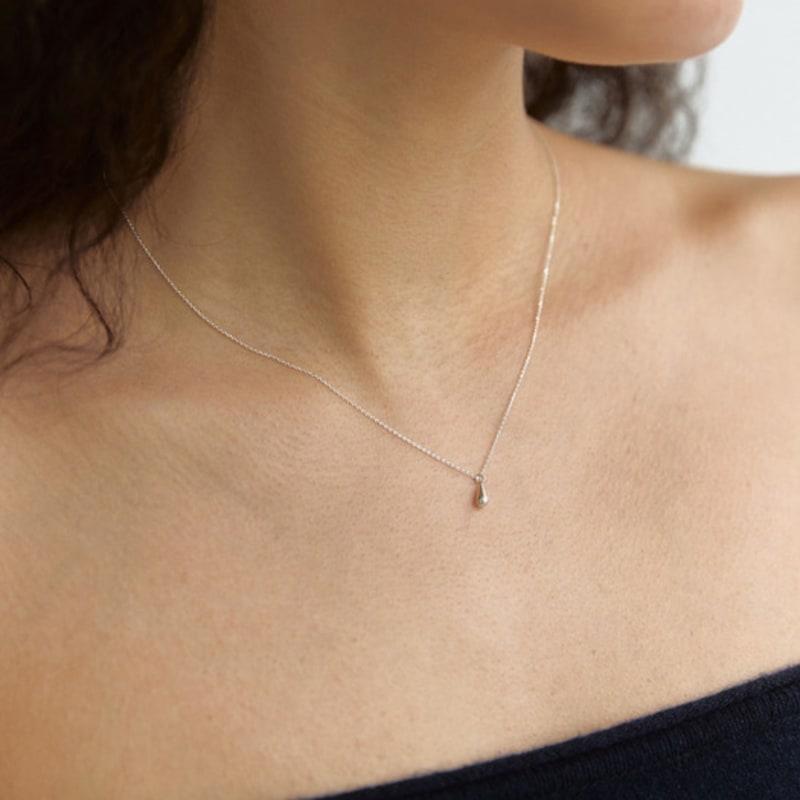 mimesi Mini Drop Necklace Silver
mimesi Mini Drop Necklace Silver