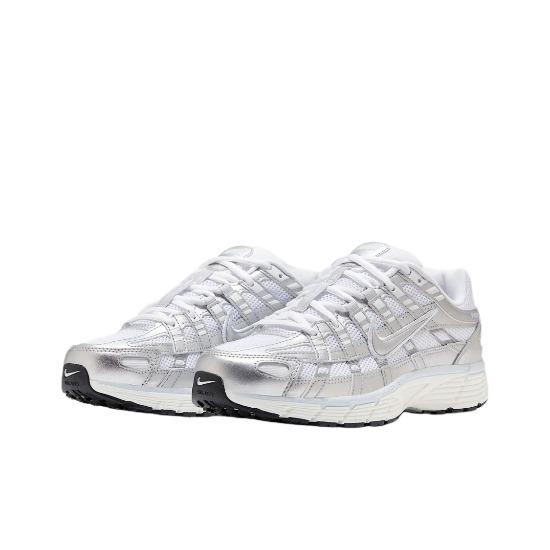 Nike Wmns P-6000 White Metallic Silver BV1021-106 EU 40.5 білий/синій
Nike Wmns P-6000 White Metallic Silver BV1021-106 EU 40.5 білий/синій