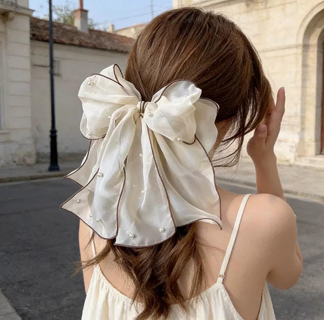 Large bow hairpin top clip mesh pearl sweet less heart back head clip spring clip hair accessories брудно-білий
Large bow hairpin top clip mesh pearl sweet less heart back head clip spring clip hair accessories брудно-білий