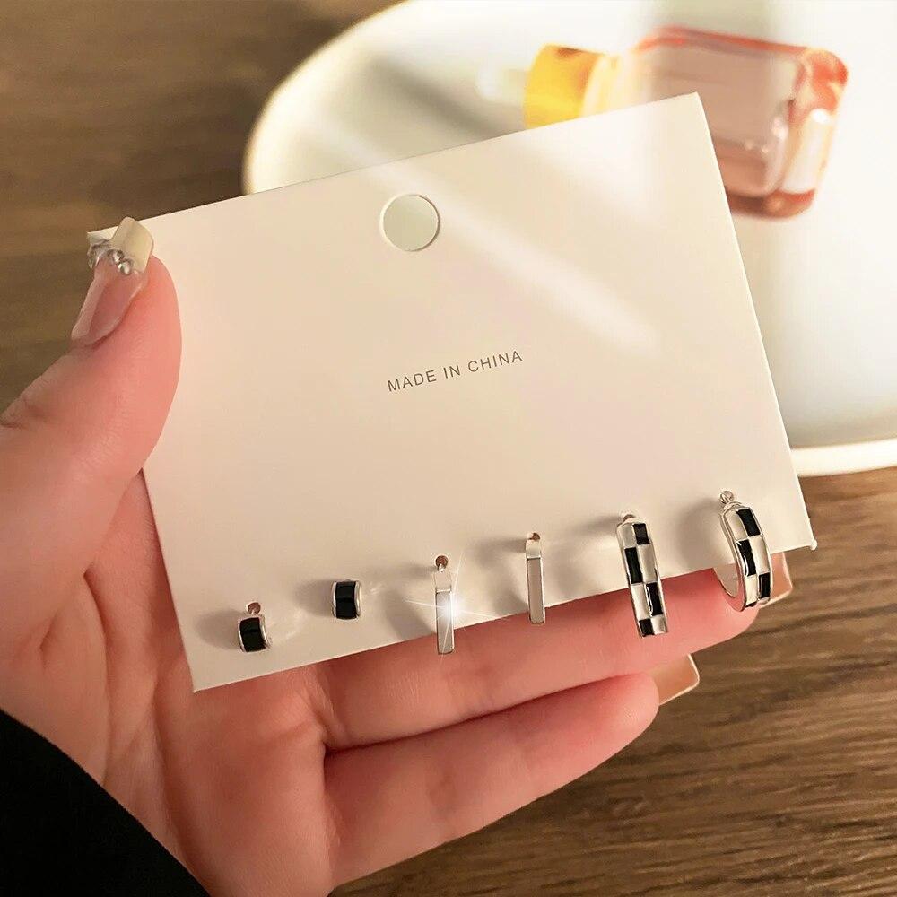 Набір сережок із чорним серцем VKME, зірки, ведмідь, кулон, ланцюжок, сережка-крапля, модний набір жіночих ювелірних виробів, подарунки
Набір сережок із чорним серцем VKME, зірки, ведмідь, кулон, ланцюжок, сережка-крапля, модний набір жіночих ювелірних виробів, подарунки