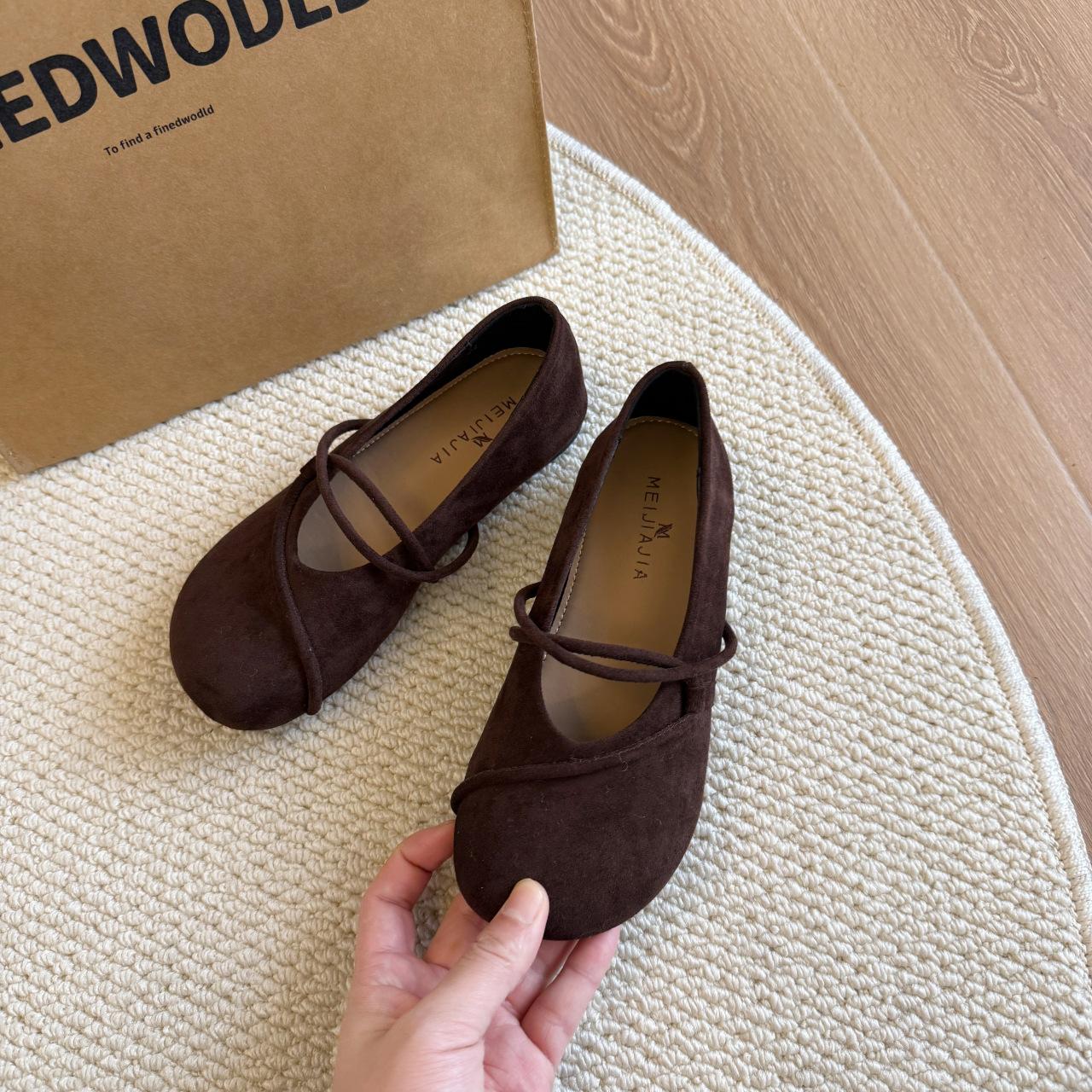 Round head brown retro soft-soled Boken shoes all-inclusive women s autumn and winter wear Mori flat-soled single shoes ballet grandma shoes 40 темно-коричневого кольору
Round head brown retro soft-soled Boken shoes all-inclusive women s autumn and winter wear Mori flat-soled single shoes ballet grandma shoes 40 темно-коричневого кольору