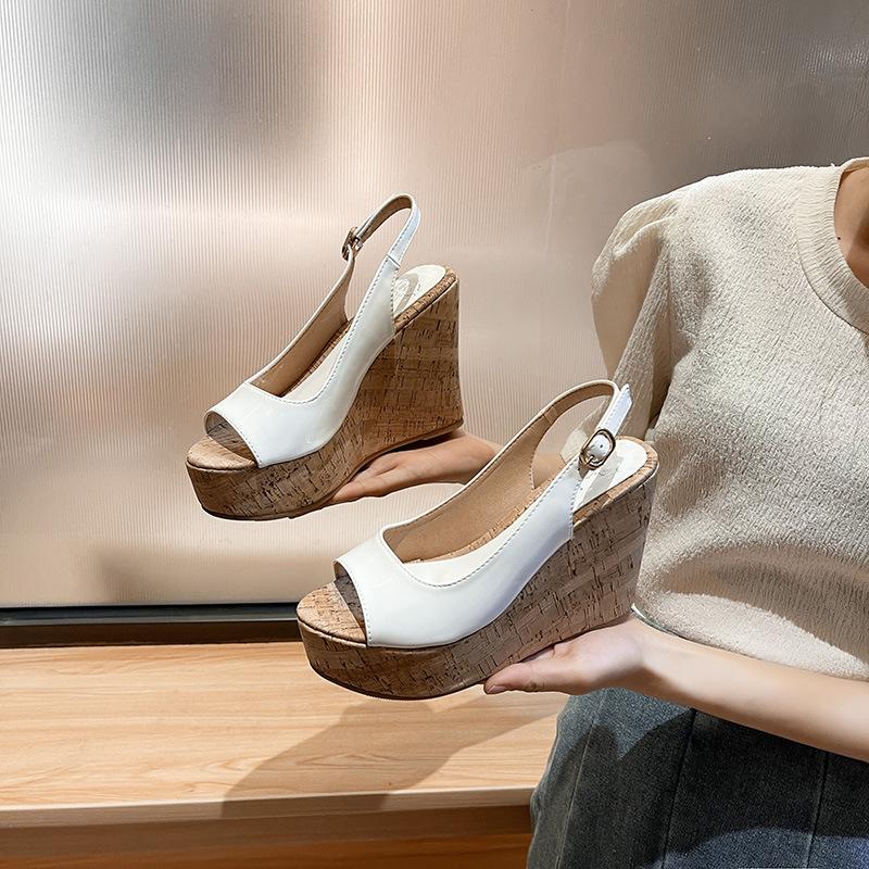 Босоножки на толстой танкетке 2025 Новая весенне-летняя мода Рыбий носок Водонепроницаемая платформа Бисквитный задник Пустые туфли-одинарки 34 белый
Босоножки на толстой танкетке 2025 Новая весенне-летняя мода Рыбий носок Водонепроницаемая платформа Бисквитный задник Пустые туфли-одинарки 34 белый