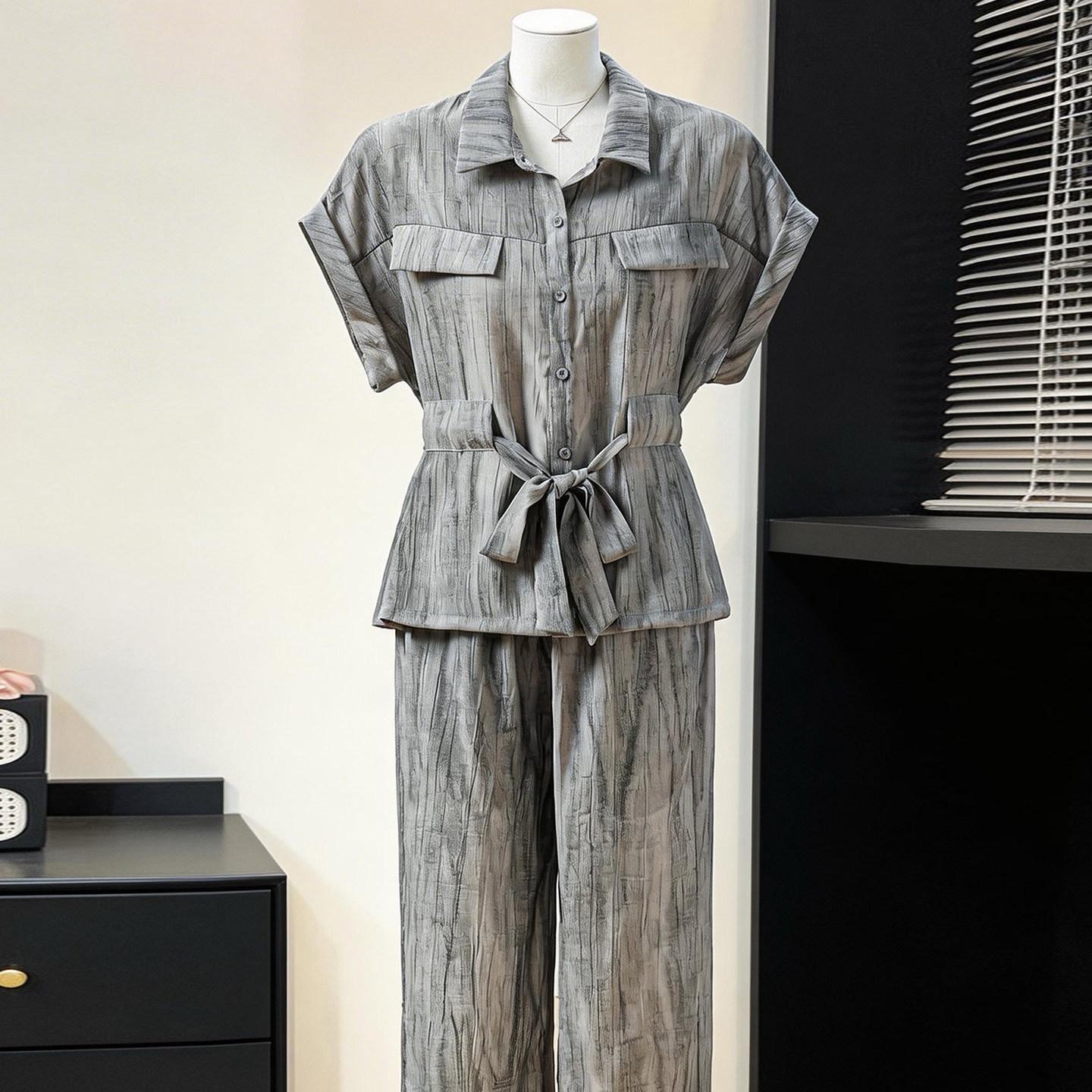 Casual Lapel Short Sleeve Two-Piece Set: 2026 Fashion Slimming Suit for Women XL (62.5-70 kg)
Casual Lapel Short Sleeve Two-Piece Set: 2026 Fashion Slimming Suit for Women XL (62.5-70 kg)