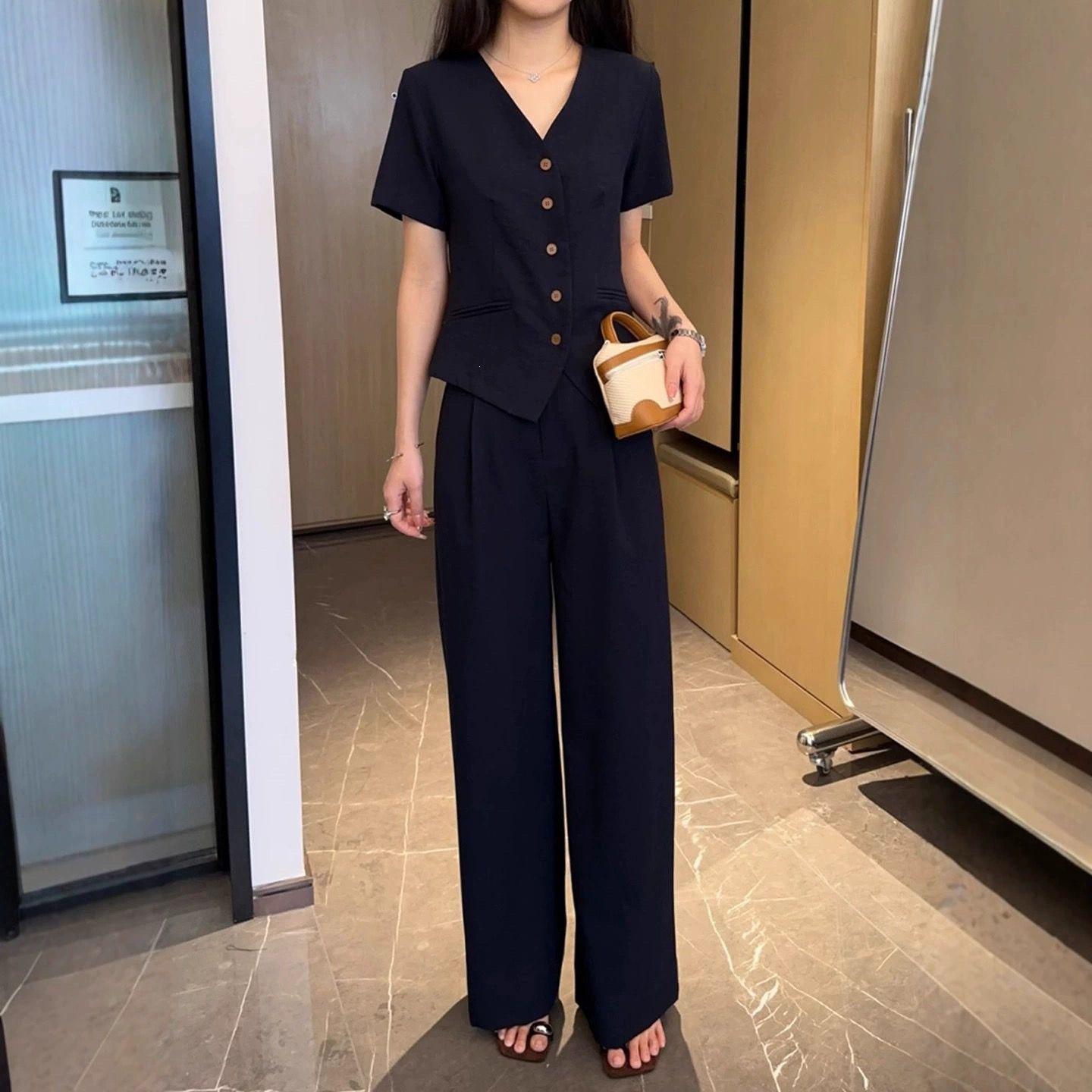 2026 French Fashion Summer Women s V-Neck Vest & High-Waist Wide-Leg Pants Set 2XL 65-72.5kg темно-синього кольору
2026 French Fashion Summer Women s V-Neck Vest & High-Waist Wide-Leg Pants Set 2XL 65-72.5kg темно-синього кольору