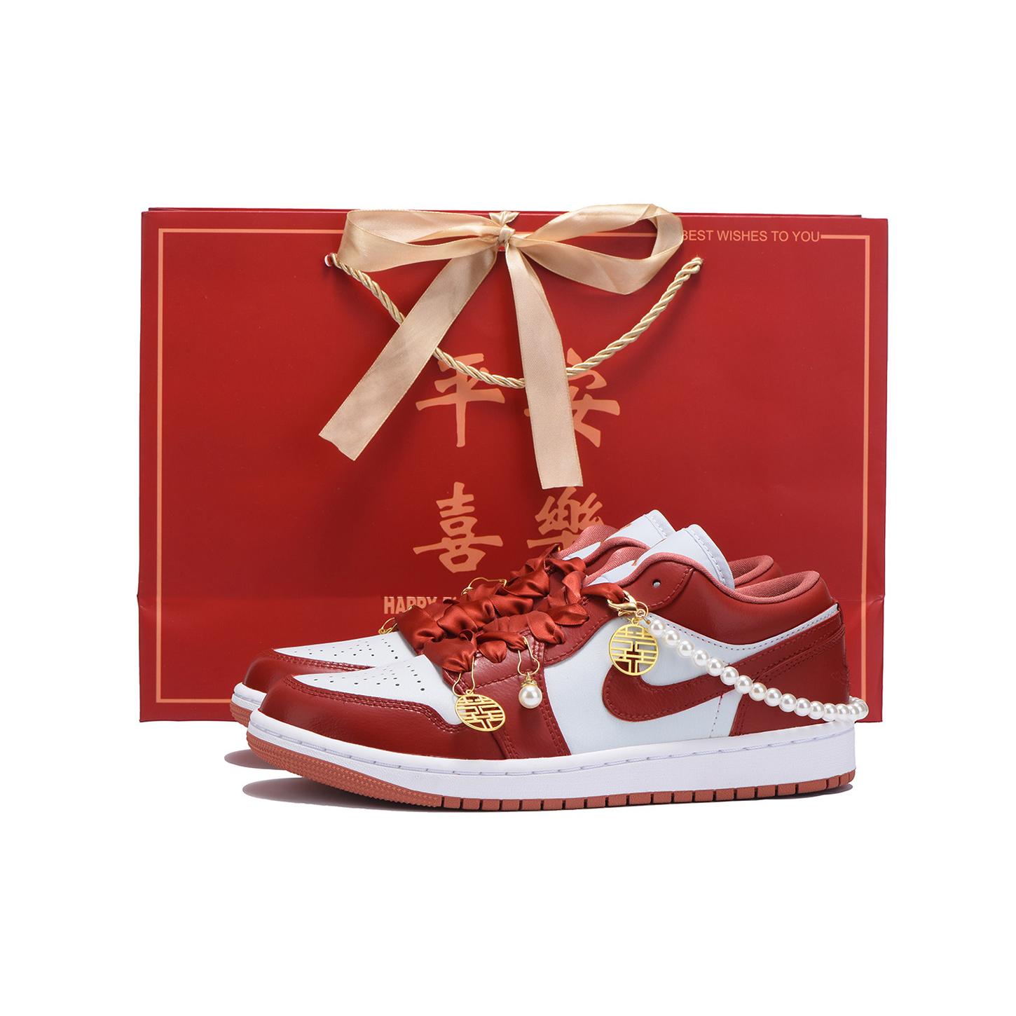 Jordan Air Jordan 1 Slip Resistant Coverage Low top Vintage Basketball Shoes Women s True Red DC0774-080(Team59-SBOX) 39
Jordan Air Jordan 1 Slip Resistant Coverage Low top Vintage Basketball Shoes Women s True Red DC0774-080(Team59-SBOX) 39