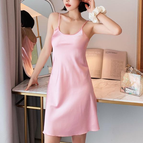 Сексуальные пижамы, женские шелковые ночные рубашки на подтяжках, женская весенне-летняя тонкая бретелька из ледяного шелка, можно носить на дому, можно носить на улице 4XL
Сексуальные пижамы, женские шелковые ночные рубашки на подтяжках, женская весенне-летняя тонкая бретелька из ледяного шелка, можно носить на дому, можно носить на улице 4XL