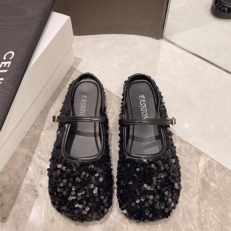 Baotou half slippers women s summer wear 2025 new sequins lazy cool slippers fairy wind word with muller mop 40 чорний
Baotou half slippers women s summer wear 2025 new sequins lazy cool slippers fairy wind word with muller mop 40 чорний