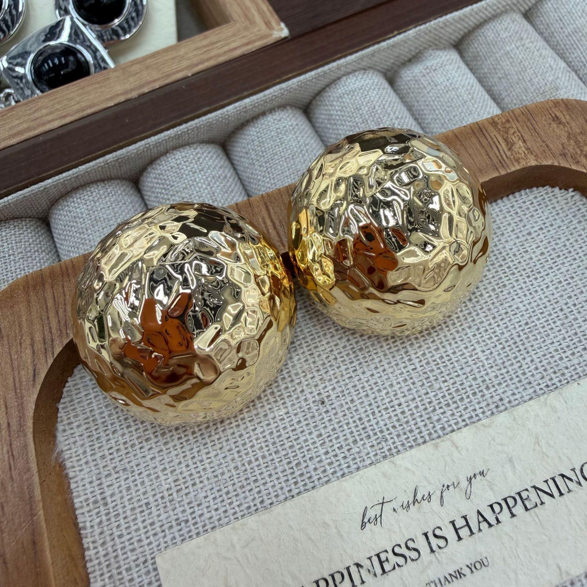 Exaggerated Rhombus Pattern Irregular Round Earrings Women S Senior Sense Shows Temperament Big Stud Earrings Personality Classic Earrings
Exaggerated Rhombus Pattern Irregular Round Earrings Women S Senior Sense Shows Temperament Big Stud Earrings Personality Classic Earrings