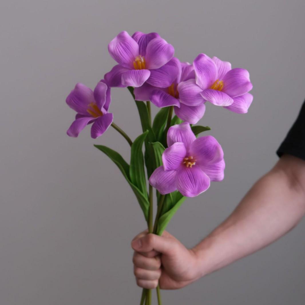 INS Brownie PU Tulip Simulation Fake Flower for Home Table Decoration, Photography Props, and Floral Art
INS Brownie PU Tulip Simulation Fake Flower for Home Table Decoration, Photography Props, and Floral Art