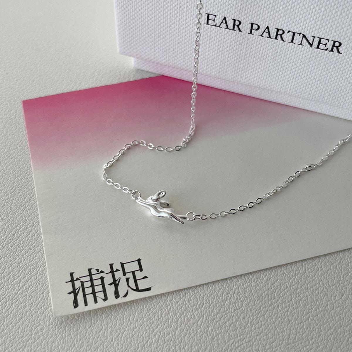 Серебряное ожерелье с изображением бегущего кролика, 925 пробы, женское, легкое, роскошное, модное, с чувством, цепочка на ключицу, универсальная и изысканная 925 silver
Серебряное ожерелье с изображением бегущего кролика, 925 пробы, женское, легкое, роскошное, модное, с чувством, цепочка на ключицу, универсальная и изысканная 925 silver