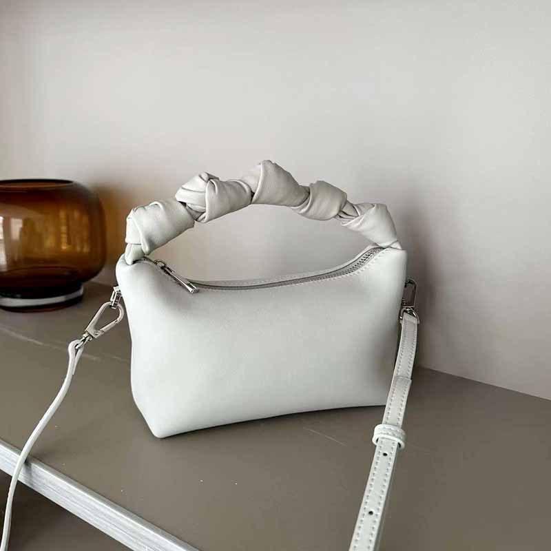 Сумка-тоут класса люкс, нишевая сумка, высококлассная сумка для ланча, модная сумка через плечо с узлом, женская сумка-облако из натуральной кожи 20x10x8 CM белый
Сумка-тоут класса люкс, нишевая сумка, высококлассная сумка для ланча, модная сумка через плечо с узлом, женская сумка-облако из натуральной кожи 20x10x8 CM белый