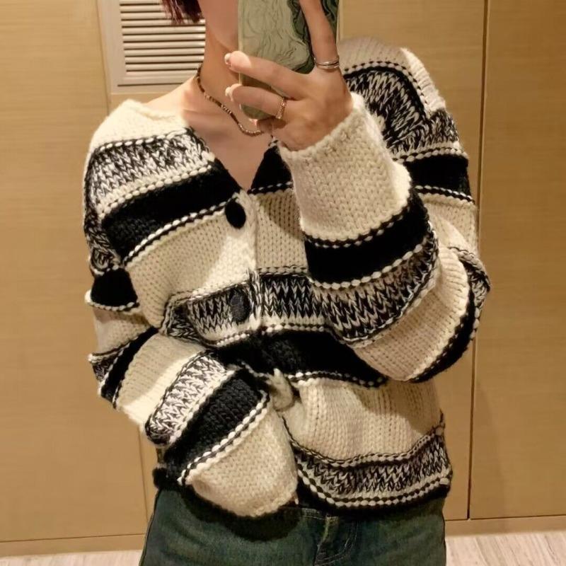 Женский кардиган 2023, повседневный женский кардиган в контрастную полоску, универсальный черно-белый полосатый свободный вязаный свитер, женский кардиган
Женский кардиган 2023, повседневный женский кардиган в контрастную полоску, универсальный черно-белый полосатый свободный вязаный свитер, женский кардиган