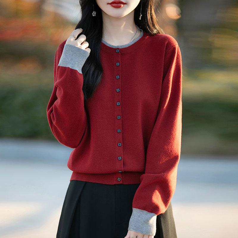 Autumn color matching button round neck fake two-piece knitted sweater cardigan women s jacket thin loose literary sweater One size
Autumn color matching button round neck fake two-piece knitted sweater cardigan women s jacket thin loose literary sweater One size