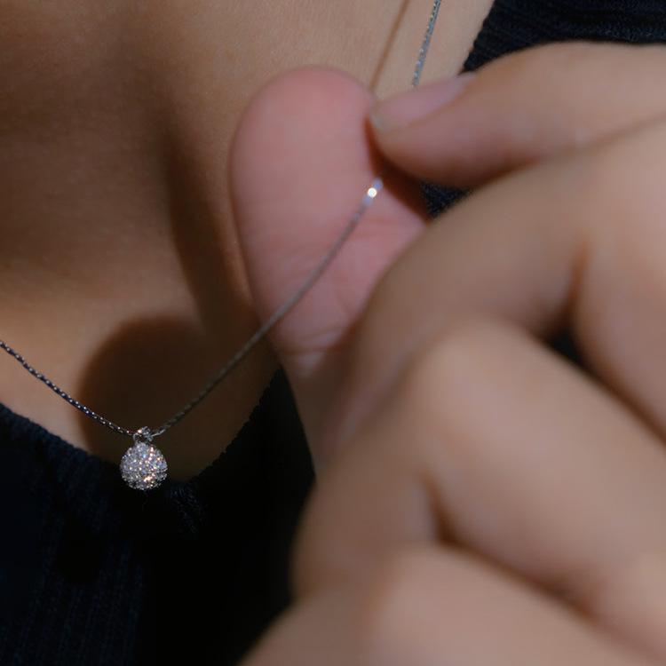 S925 Sterling Silver Clavicle Chain with Zircon Pendant - Japanese & Korean Inspired Light Luxury Necklace for Women 925 Silver
S925 Sterling Silver Clavicle Chain with Zircon Pendant - Japanese & Korean Inspired Light Luxury Necklace for Women 925 Silver